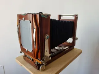 Cámara Antigua Korona Pictorial View en su maletín