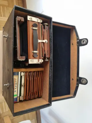 Cámara Antigua Korona Pictorial View en su maletín