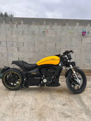 Moto Leonart Pilder Negra y Amarilla