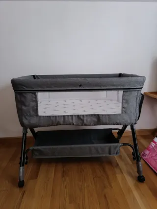 Minicuna colecho gris con estampado de ciervos