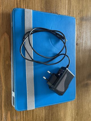 Tablet Wortex con Teclado y Funda Azul
