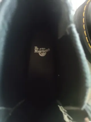 Botas Dr. Martens Negras con Corazón Rosa