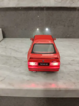 BMW E30 M3 Rossa