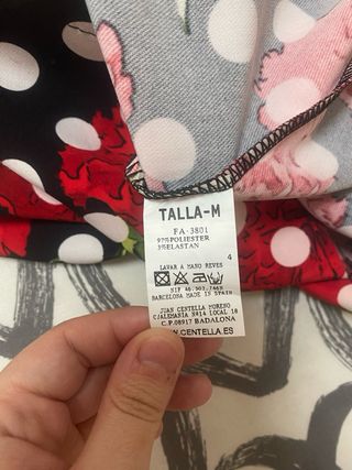 Falda con volantes y estampado floral