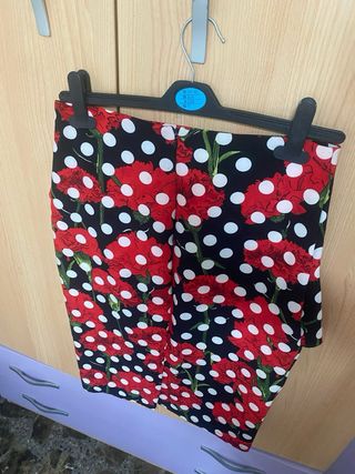 Falda con volantes y estampado floral