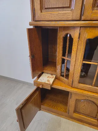 Alacena Rústica con Vitrina