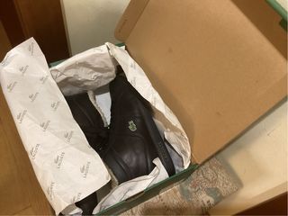 Botines de caballero de piel de Lacoste.