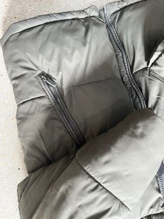 Chaqueta acolchada ZARA verde oliva