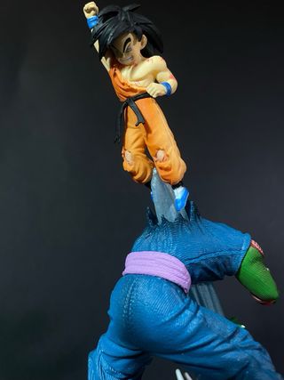 Figura Goku vs Piccolo LED 21cm Dragon Ball