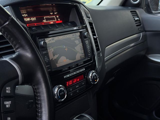 MITSUBISHI Montero 3.2 DID Kaiteki Auto