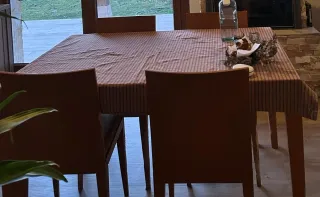 Mesa y 4 Sillas Comedor