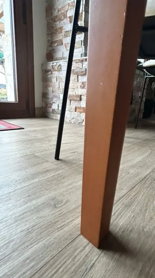 Mesa y 4 Sillas Comedor