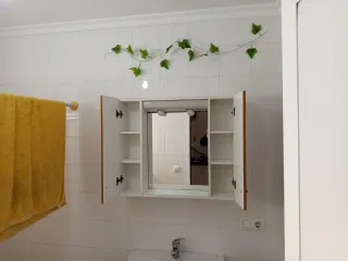 Mueble baño espejo central madera