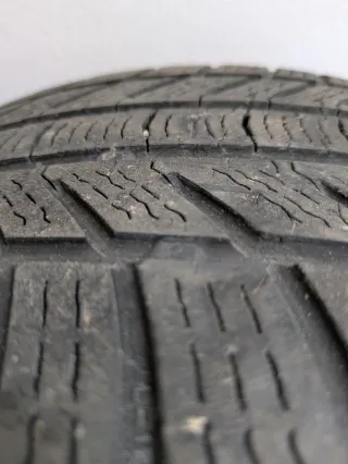 Continental 235/40 R19 96V XL M+S