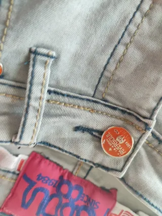 Pantalón vaquero gris claro