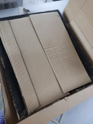 Espejo antiguo madera negro y dorado.