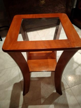Mueble de madera y cristal antiguo