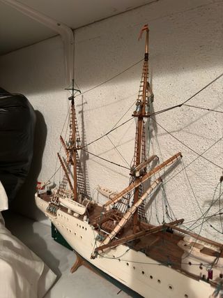 Maqueta barco velero grande de madera
