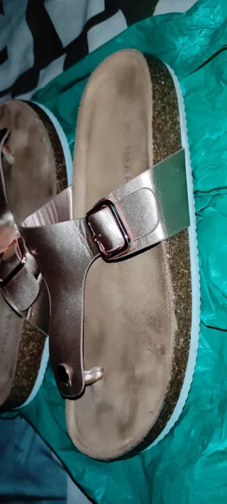 Sandalias 39 doradas Primark