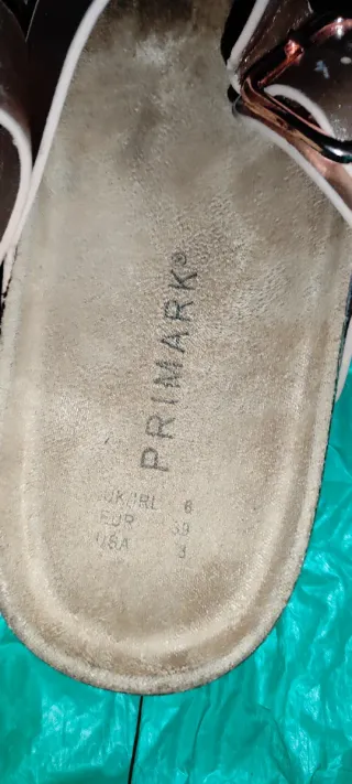 Sandalias 39 doradas Primark