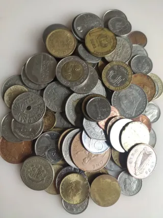 Lote de monedas antiguas y modernas