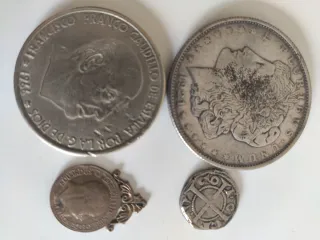 Lote de monedas antiguas y modernas