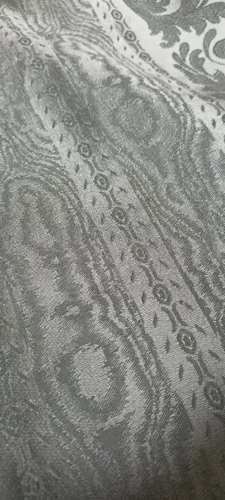 Cortina de tela verde