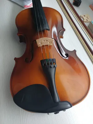 Violín de iniciación OQAN OV100 con accesorios