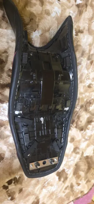 Sillín Gel Suzuki GSR600