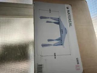 Pérgola de exterior beige y gris