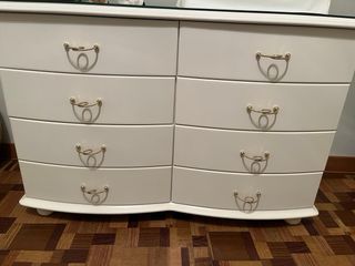 Dormitorio completo dorado y blanco,colchon nuevo