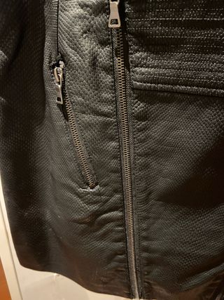 Falda mini efecto piel cremalleras