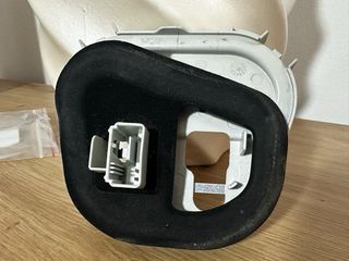 Portalamparas Touran 2016 (para reparar)