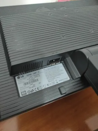 Monitor LG Flatron M2270D