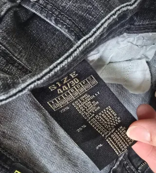 Pantalones vaqueros hombre negros desgastados