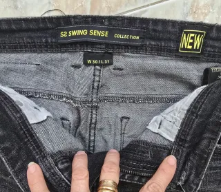 Pantalones vaqueros hombre negros desgastados