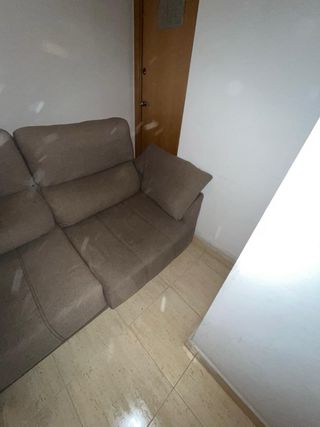 Sofá de tela beige/marrón