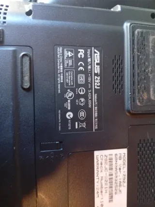 Portátil ASUS 15.4 Windows XP GeForce Go 7300