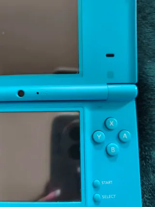 Nintendo DSi azul