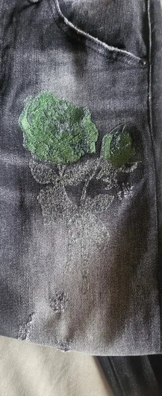 Pantalón vaquero chico negro con verde