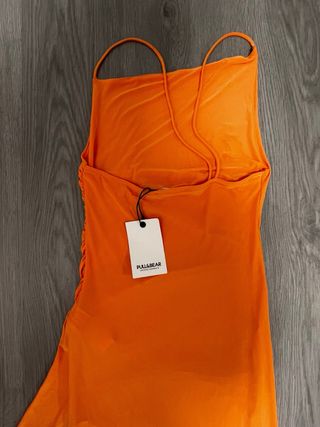 Vestido naranja tirantes drapeado