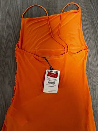 Vestido naranja tirantes drapeado
