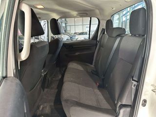 Toyota Hilux  2.4D-4D Cabina Doble GX