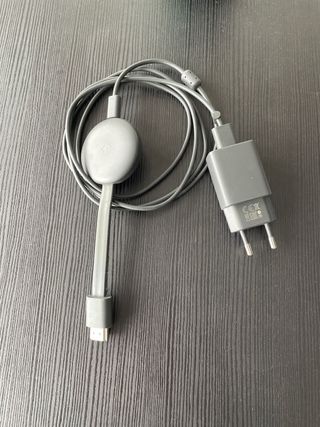 Google Chromecast con cable y cargador