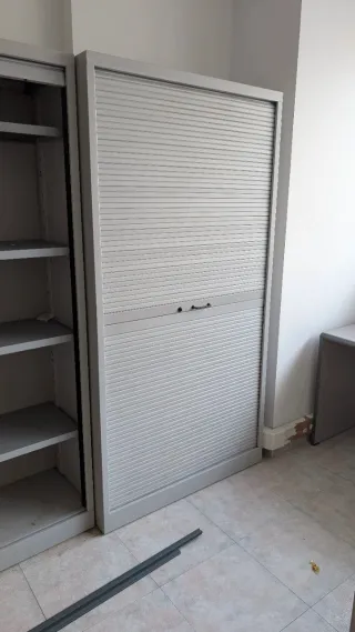 Estantería metálica de oficina gris