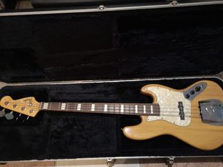 Bajo Jazz Bass NO Fender