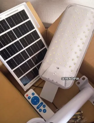 Farola Solar LED con Mando a Distancia