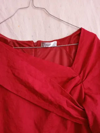 Vestido corto rojo de mujer