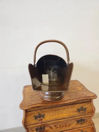 Raccoglitore di rame antico