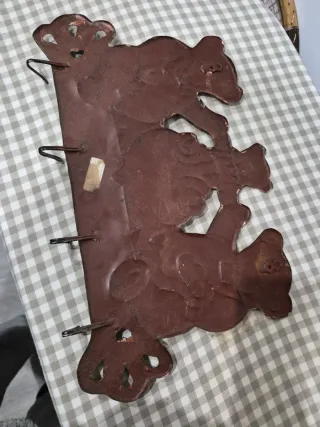 Perchero de metal vintage con ositos